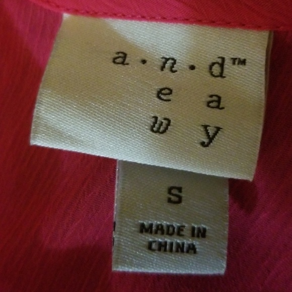 SOLD A New Day Pink Blouse (S) - Picture 4 of 6